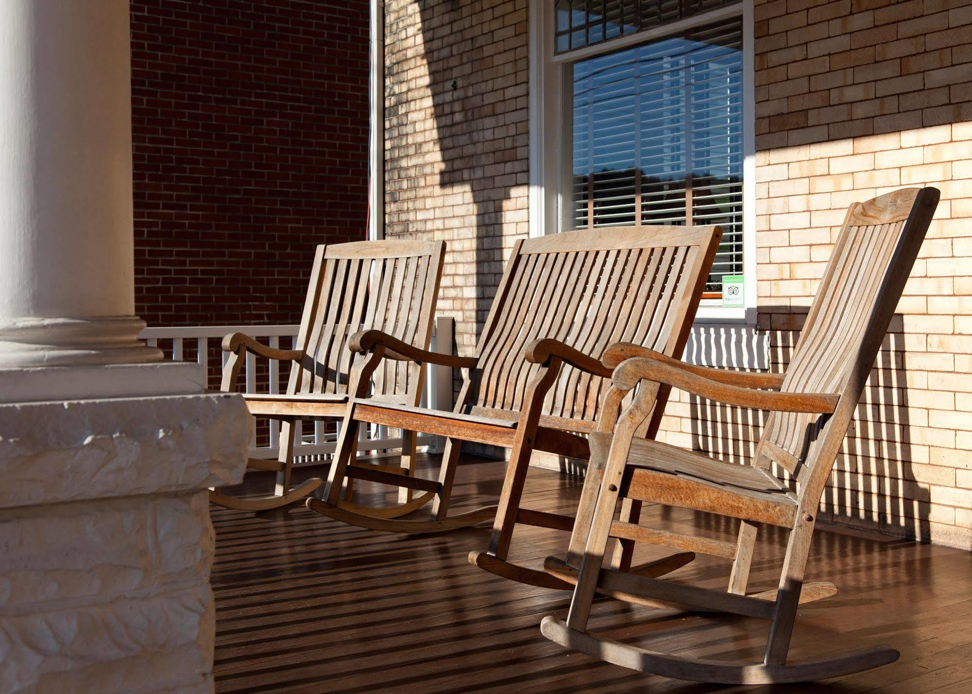 The Guest House Inn On Courthouse Square Hinton エクステリア 写真